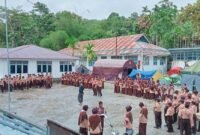 Upacara pembukaan kemah Pramuka Penggalang SMPIT As Salaam Fakfak