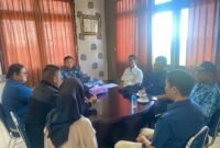 Foto. Pertemuan antara PT. RSP dan BPJS Kesehatan Cabang Manokwari. Pertemuan ini bertujuan untuk membahas langkah-langkah strategi pelayanan kesehatan untuk karyawan Rimbun Sawit di Distrik Bomberay dan Distrik Tomage yang belum terdaftar di dalam program jaminan sosial kesehatan