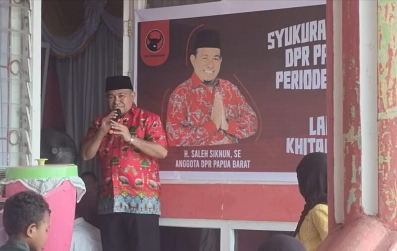 acara syukuran atas pelantikan Haji Saleh Siknun sebagai anggota Dewan Perwakilan Rakyat (DPR) Papua Barat untuk periode 2024-2029. Acara ini berlangsung pada hari Sabtu, 5 Oktober 2024, di Posko Tikar Rasa, Jalan Warahmade, Kelurahan Danaweria. (Dok. papuabarat.tagarutama.com)
