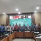 Pemerintah daerah, tokoh adat, kepala Distrik serta Kepala kampung sekabupaten Fakfak berkumpul dalam kegiatan Konsultasi Publik terkait Rancangan Peraturan Bupati tentang Pedoman Pelaksana Penataan Ruang Kampung dan Identifikasi Hak Ulayat Marga Tingkat Kampung yang di Fasilitasi Yayasan Kaleka