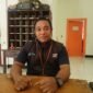 Kepala Cabang Pembantu PT Pos Indonesia Fakfak, Husin Iribaram saat ditemui wartawan.