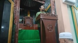 Tausiyah Ramadhan yang disampaikan Febi Triantoro, S.Hi., MH., di masjid Al Munawwarah Fakfak.