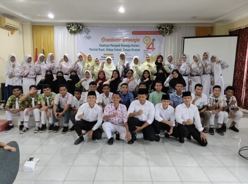 Foto Bersama PWNA Bersama Pemateri dan Peserta Seminar Remaja (05/06/2025)