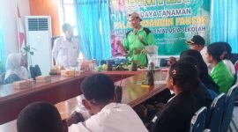 Foto. Kegiatan Bimtek Budidaya Tanaman Pala Tomandin Fakfak yang diperuntukkan anak usia sekolah sebagai langkah strategis menyiapkan generasi pelopor.