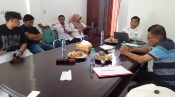 Dinas Perkebunan Fakfak melalui Widhi Asmoro Jati memanggil delapan pelaku usaha grosir perdagangan pala antar pulau dalam sebuah pertemuan koordinasi dan penguatan komitmen mutu.