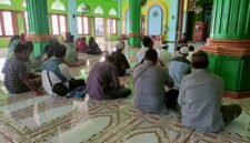 Kajian Tatsqif Spesial Ramadhan di Masjid Al-Hilal Wagom Gunung menghadirkan ustadz Azis sebagai Penceramah.