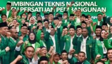 Konflik internal Pengurus DPP PPP berdampak pada pemecatan ratusan pengurus di daerah.