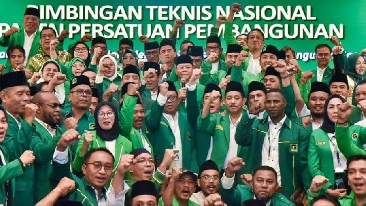 Konflik internal Pengurus DPP PPP berdampak pada pemecatan ratusan pengurus di daerah.