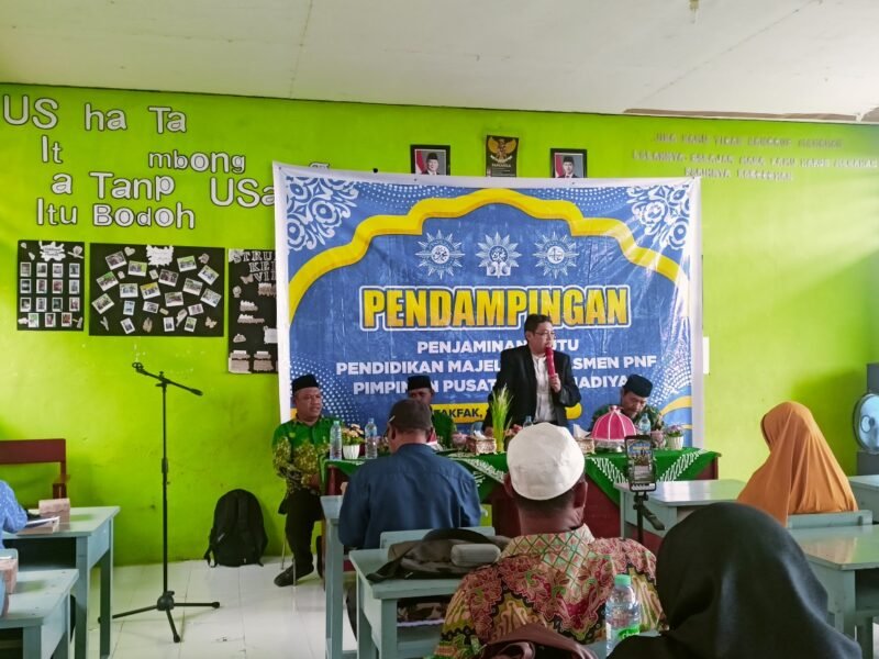 Abdulah Mukti, M.Pd salah satu pengurus PP Muhammadiyah memberikan pembekalan pendampingan penjaminan mutu Pendidikan Majelis Dikdasmen PNF Pimpinan Pusat Muhamadiyah.