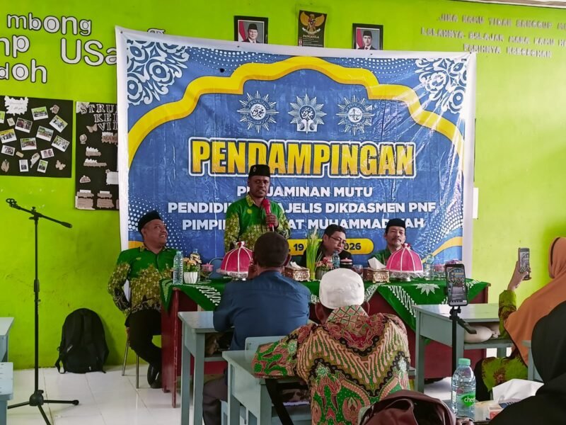 Sekretaris Pimpinan Wilayah Muhammadiyah Papua Barat Syamsul Inay saat membuka kegiatan pendampingan penjaminan mutu Pendidikan Majelis Dikdasmen PNF Pimpinan Pusat Muhamadiyah yang berlangsung di MTs Muhammadiyah Fakfak.