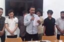 Selaku ketua Koordinator acara Rifaiz Lamahoda yang memberi statemnet dalam Konferensi Pers bahwa, Demokarsi yang sehat membutuhkan Pers yang memiliki integritas. (foto : Ist)
